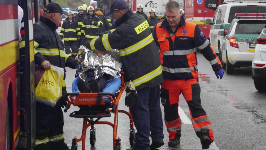 Al menos 12 muertos en accidente en Eslovaquia Al menos 12 muertos en accidente en Eslovaquia