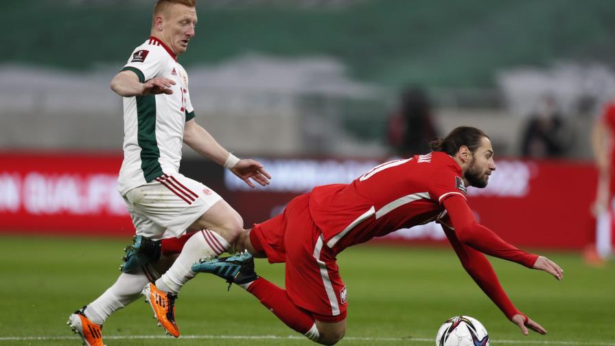 Polonia busca que Krychowiak vaya a Inglaterra tras negativo