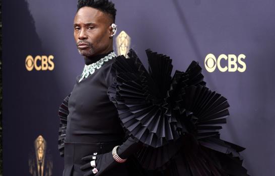 Emmy: Mj Rodríguez viste verde azulado, Porter alas negras