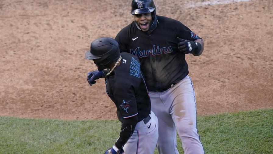 Alcántara lanza bien y Dickerson jonronea para dar a Marlins primera victoria Alcántara lanza bien y Dickerson jonronea para dar a Marlins primera victoria