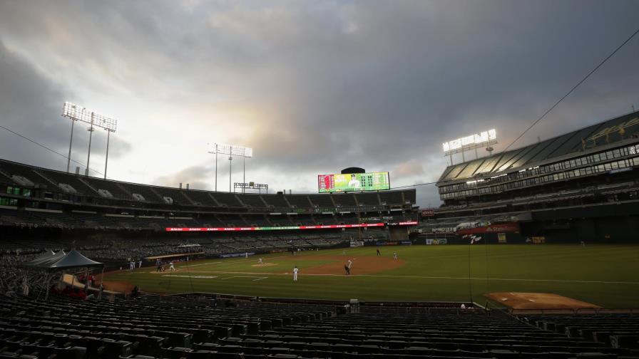 Manfred: Destino de Atléticos en Oakland se definirá pronto