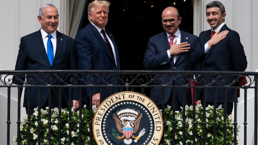 Primer vuelo de Israel aterriza en Bahréin