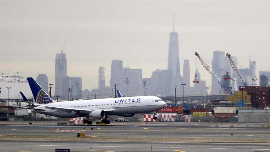 Jugador de la NFL demanda a United Airlines