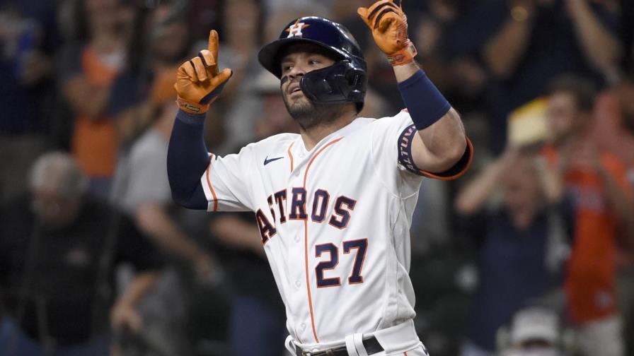 Altuve dispara HR y Astros derrotan 4-3 a Atléticos