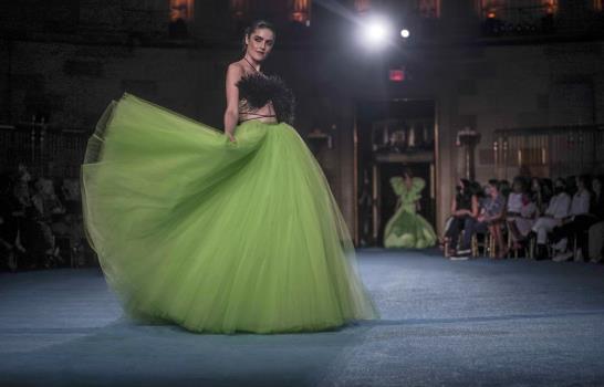 Christian Siriano inicia Semana de Moda de NY a todo color Christian Siriano inicia Semana de Moda de NY a todo color