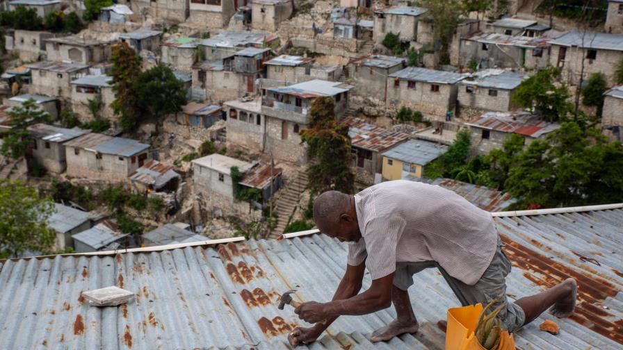Tras dejar 3 muertos en el Caribe, Elsa surca mares cubanos