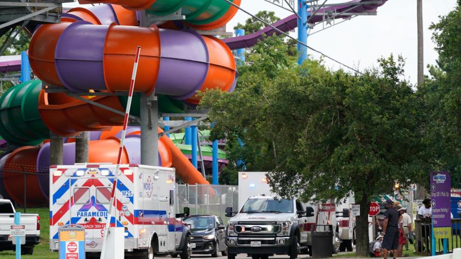 Texas: Afecta a docenas fuga de químicos en parque acuático