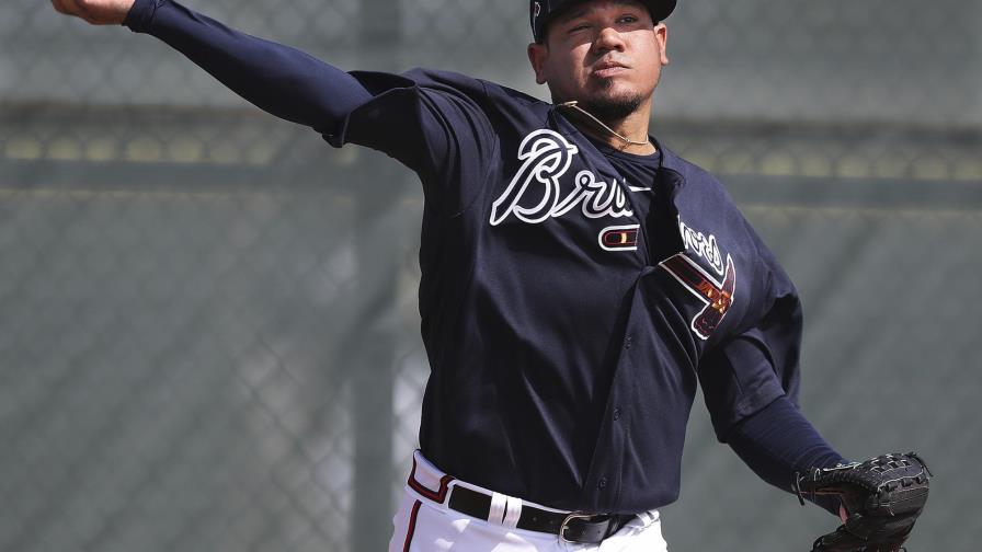 Buen debut de Félix Hernández con Atlanta, lluvia en Arizona
