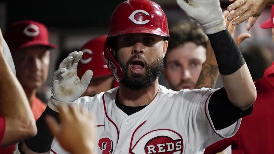 Gran noche de Winker da triunfo a Rojos ante Piratas