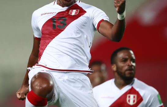 Con triplete de Neymar, Brasil remonta y vence 4-2 a Perú Con triplete de Neymar, Brasil remonta y vence 4-2 a Perú