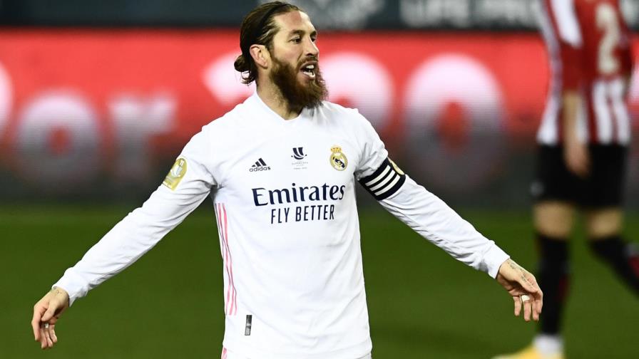 Ramos se reincorpora al Real Madrid con su futuro en duda