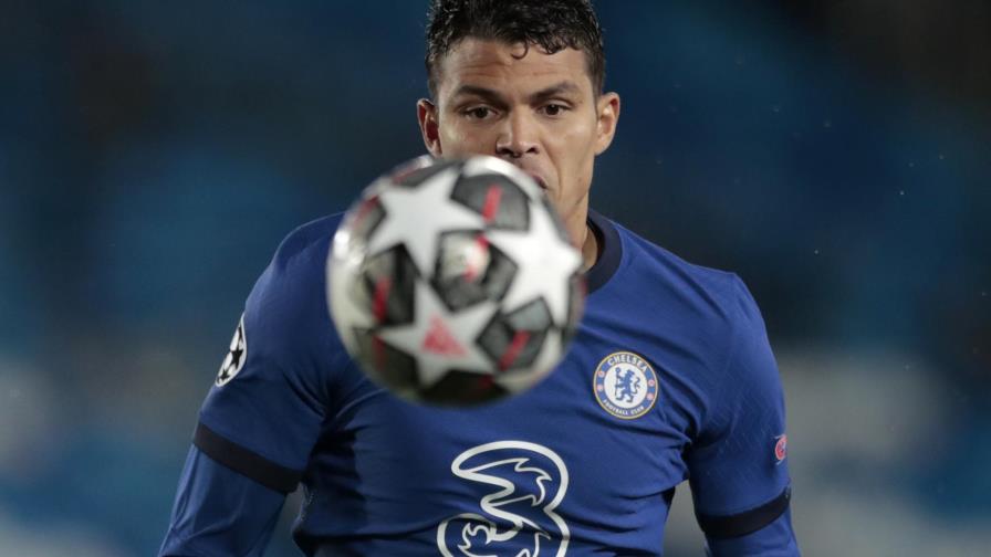 Brasil convoca a Alves y Silva para duelos de eliminatorias