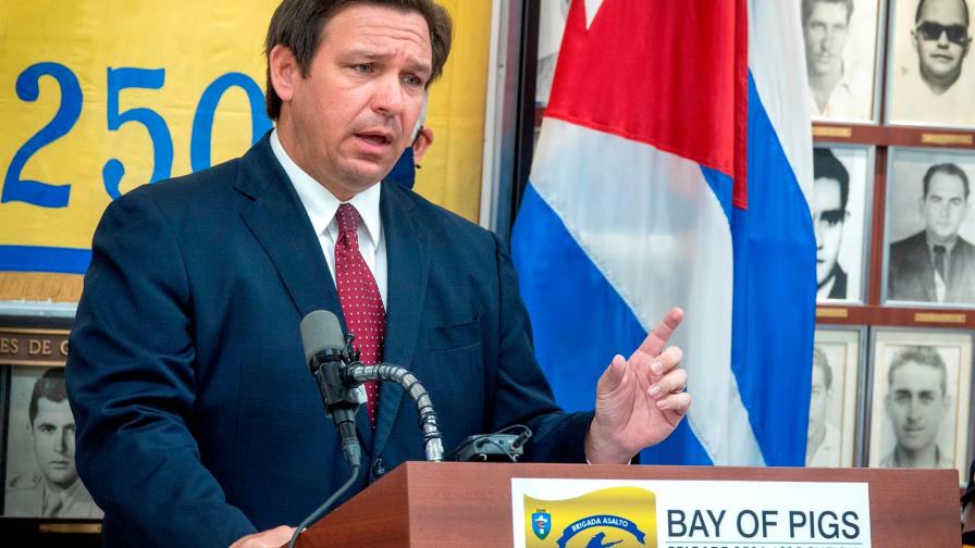 Florida demanda al Gobierno de Biden por la imposición de vacunas