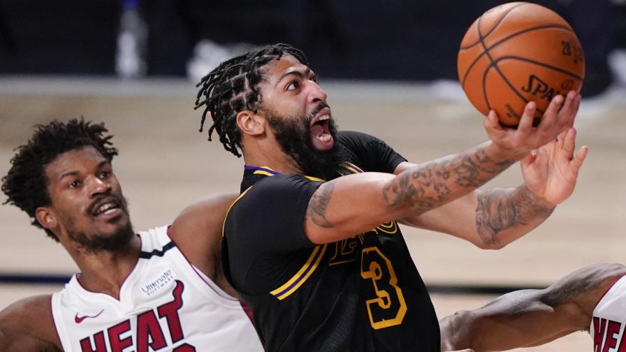 Davis ficha por 5 años y US$190 millones para seguir con los Lakers Davis ficha por 5 años y US$190 millones para seguir con los Lakers