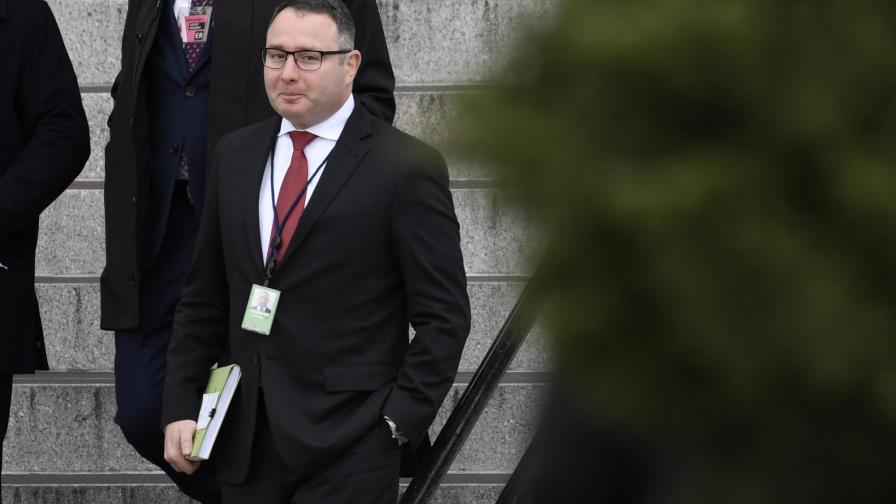 Ejército no investiga a oficial que testificó contra Trump Ejército no investiga a oficial que testificó contra Trump