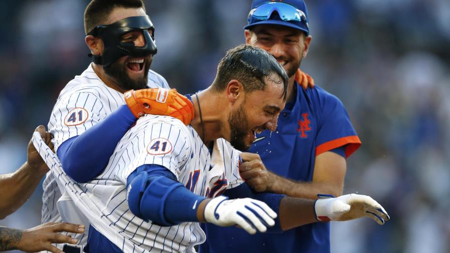DeGrom cede carreras; Mets vienen de atrás y vencen a Filis DeGrom cede carreras; Mets vienen de atrás y vencen a Filis
