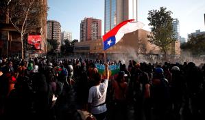 Una marcha festiva aviva las protestas en Chile tras casi 100 días de crisis