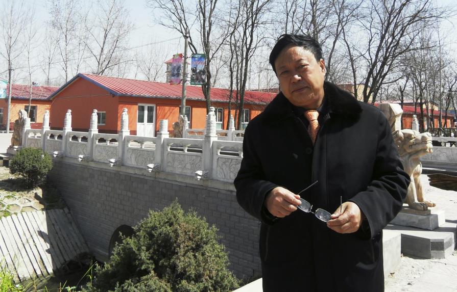 China condena a empresario que elogió a abogados defensores