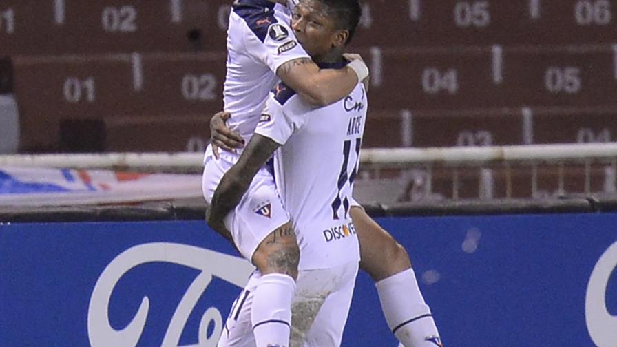 Ecuador anuncia vacunación a futbolistas de liga profesional