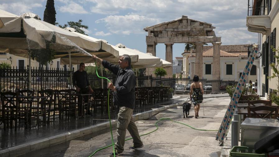 Grecia reabrirá sus servicios turísticos el 15 de mayo