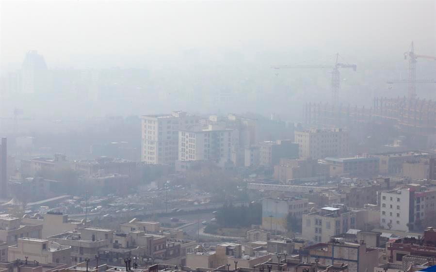 Escuelas y universidades cerradas en Teherán por la alta contaminación