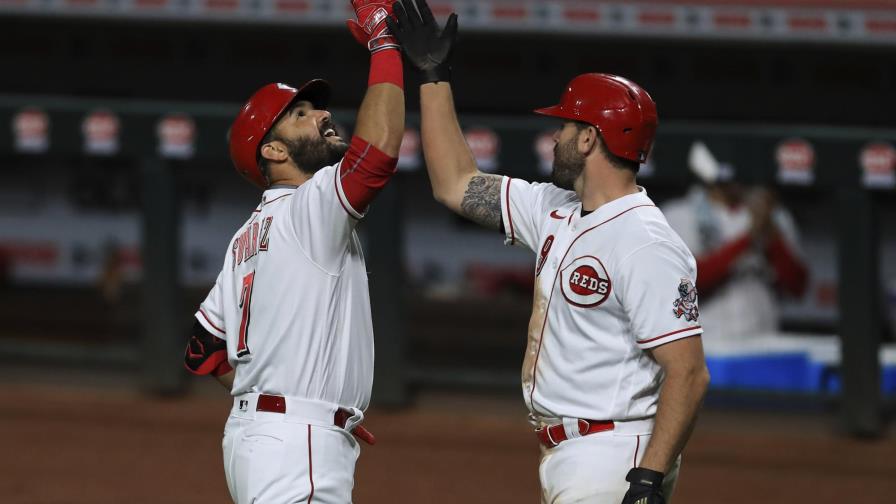 Suárez pega HR y los encendidos Rojos vencen a Cerveceros Suárez pega HR y los encendidos Rojos vencen a Cerveceros