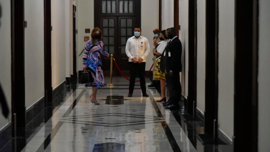 Ejecutivos de la AIRD visitan el Palacio en medio de expectativas de la reforma fiscal Ejecutivos de la AIRD visitan el Palacio en medio de expectativas de la reforma fiscal