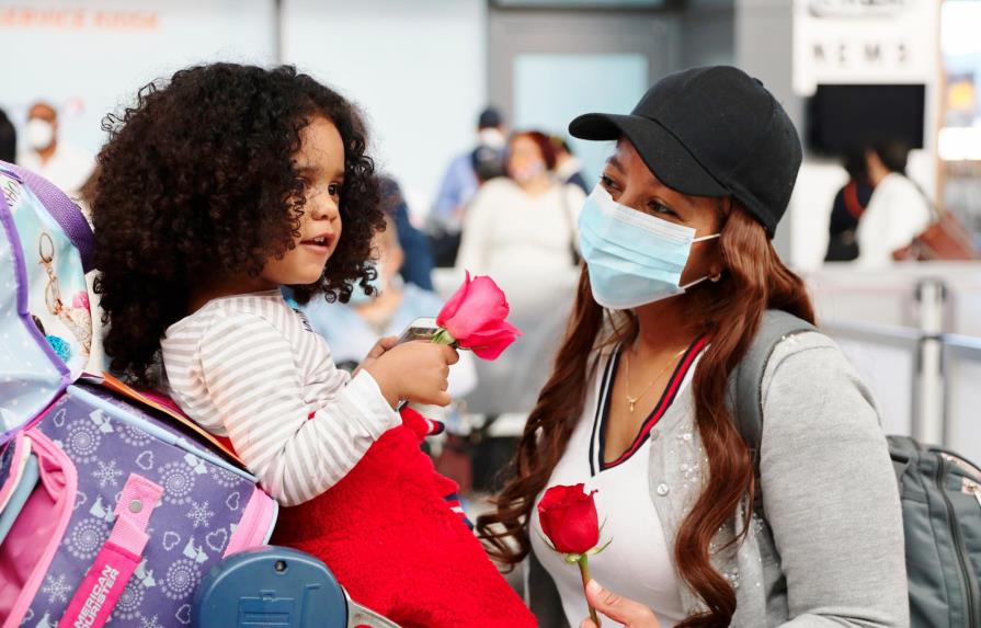Han retornado 861 dominicanos desde NY en vuelos especiales por la pandemia