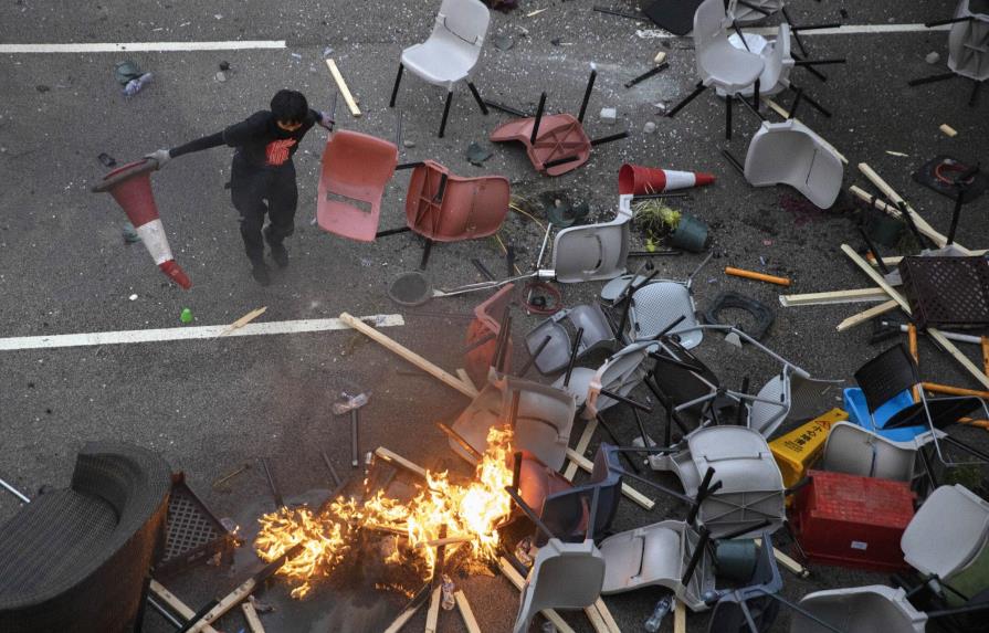 Protestas causan problemas viales y violencia en Hong Kong