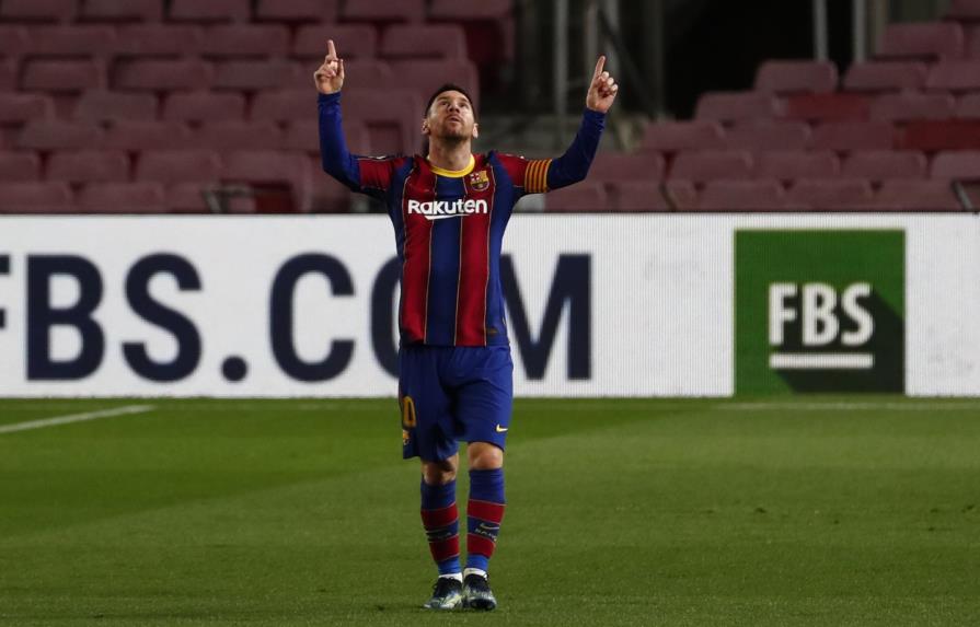Messi brilla en triunfo del Barcelona, el Atlético no afloja