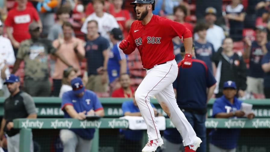 Shaw suena grand slam, Boston vence 8-4 a Rangers en el 11mo