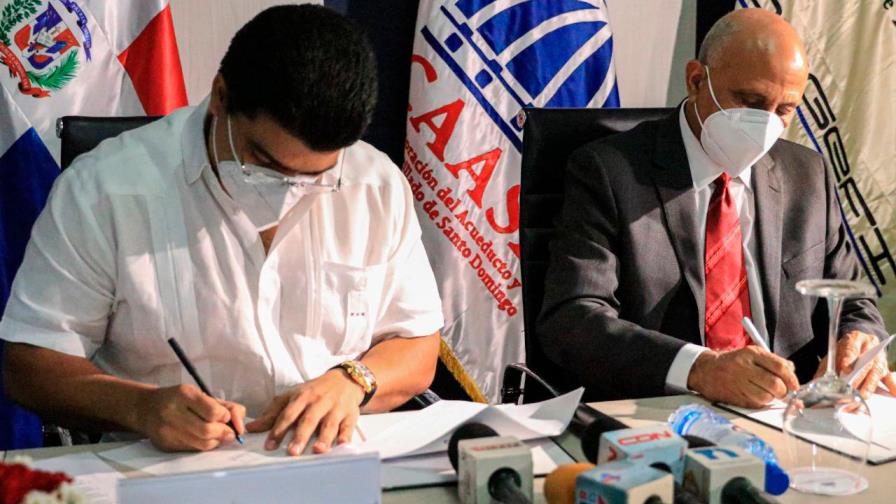 La CAASD firma acuerdo con CAPGEFI para capacitar personal