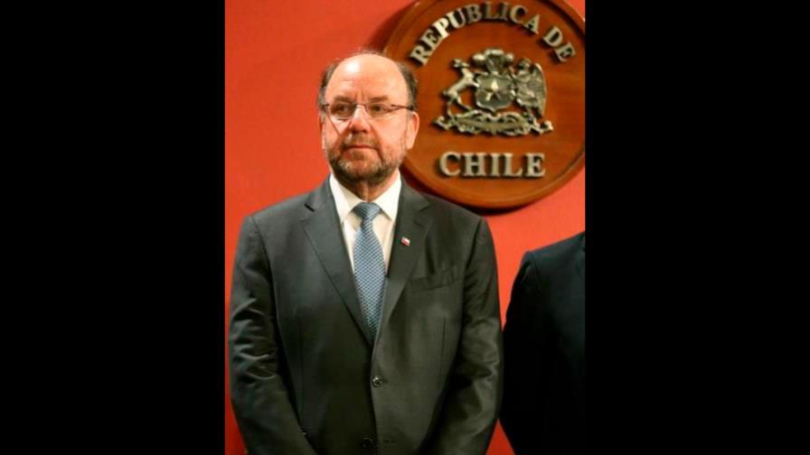 Primer caso de COVID-19 en el Gobierno de Chile tras contagio de un ministro