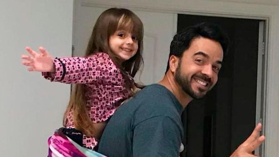 El tierno mensaje que le escribió su hija a Luis Fonsi y que él inmortalizó en un tatuaje 