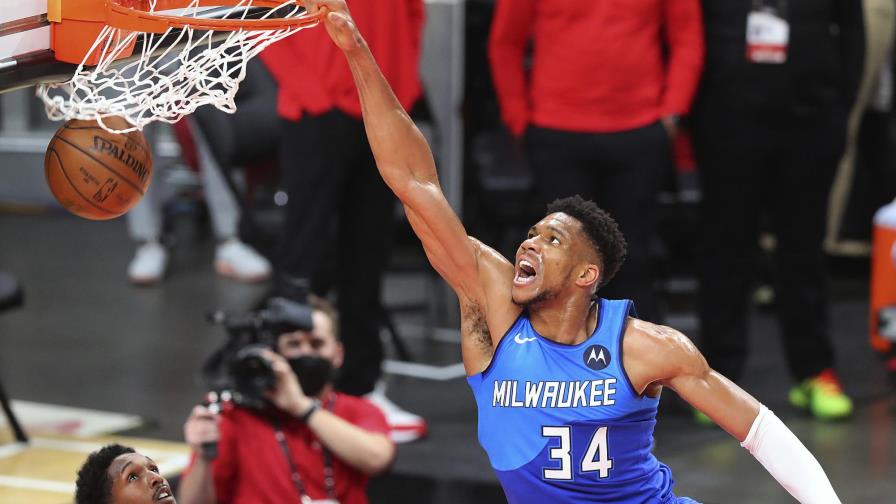 Middleton comanda triunfo de Bucks 113-102 sobre Hawks Middleton comanda triunfo de Bucks 113-102 sobre Hawks