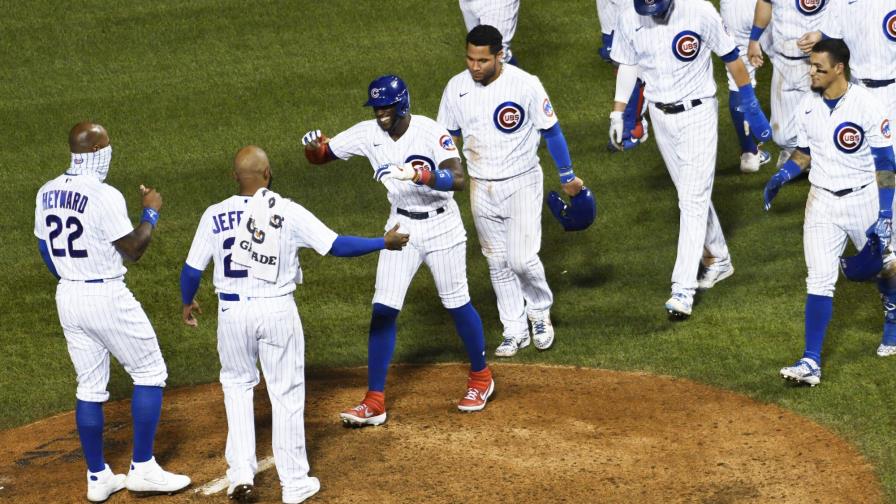 Gracias a pelotazos, Cachorros superan a Indios