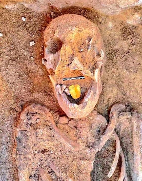 Arqueóloga dominicana relata descubrimiento de momias egipcias con lenguas de oro