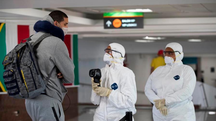 Aerolíneas permitirán en cabina solo equipaje que quepa debajo del asiento