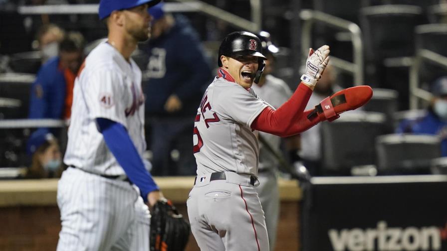 Richards poncha a 10, en triunfo de Medias Rojas sobre Mets