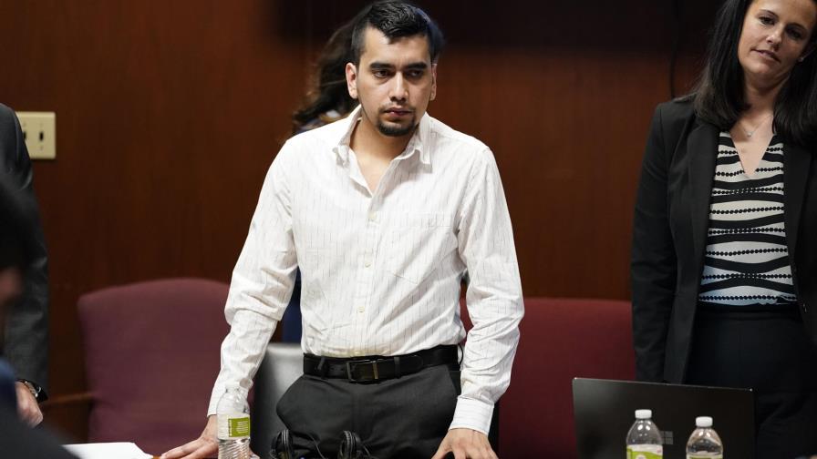 Jurado delibera en juicio de acusado de homicidio en Iowa