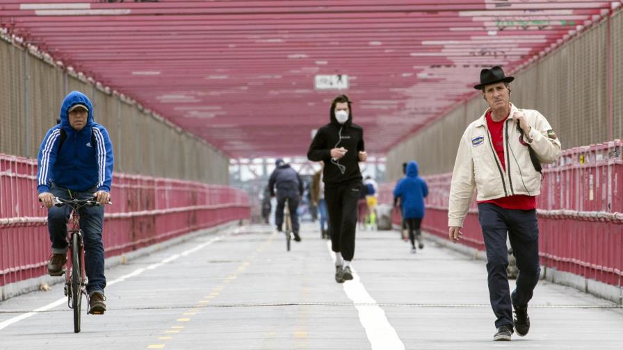 NY: A pesar de normas, muchos se niegan a usar mascarilla