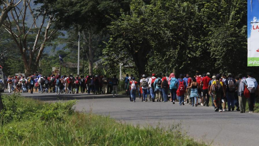 Migrantes de Honduras avanzan en larga marcha hacia EEUU