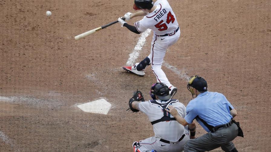 Fried da triunfo a Bravos sobre Marlins en la décima Fried da triunfo a Bravos sobre Marlins en la décima