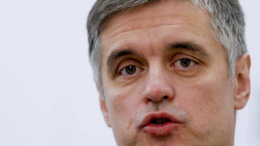 Ucrania aplaza plan para retirar a sus soldados del este