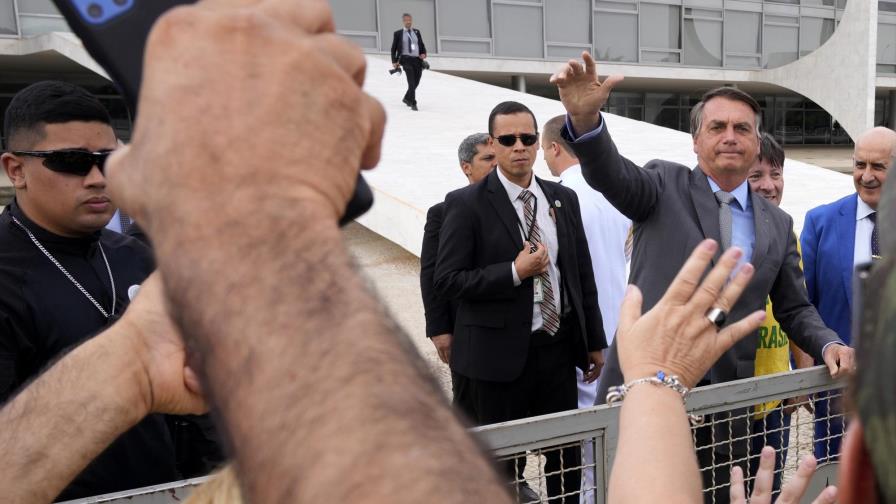 Brasil: Simpatizantes de Bolsonaro irrumpen en explanada