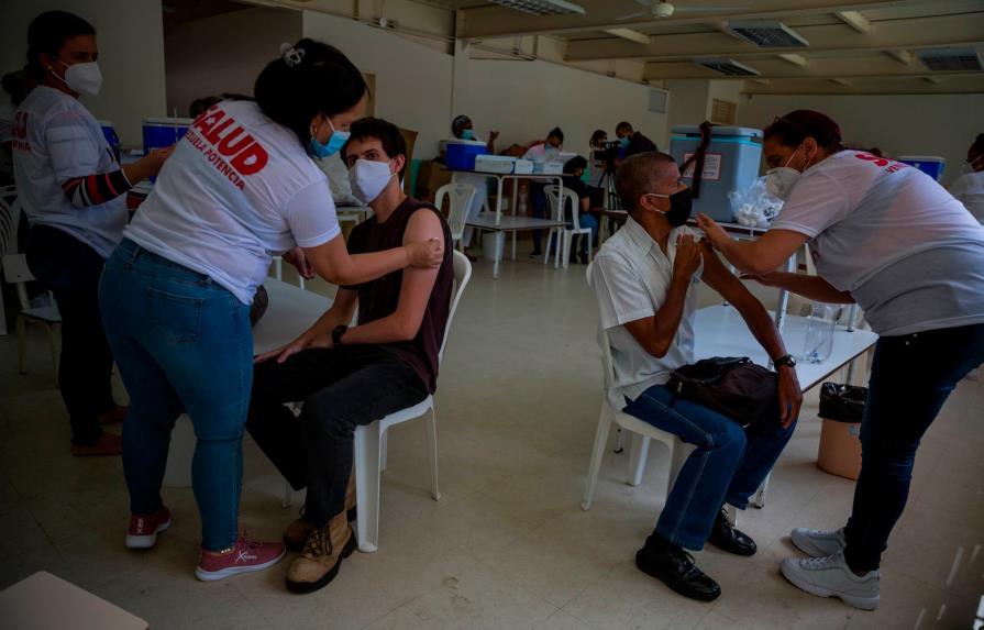 Venezuela recibirá vacunas de Covax en las próximas semanas, según la OPS