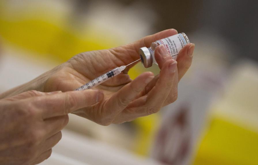 Moderna proveerá 500 millones de dosis de vacuna a la OMS