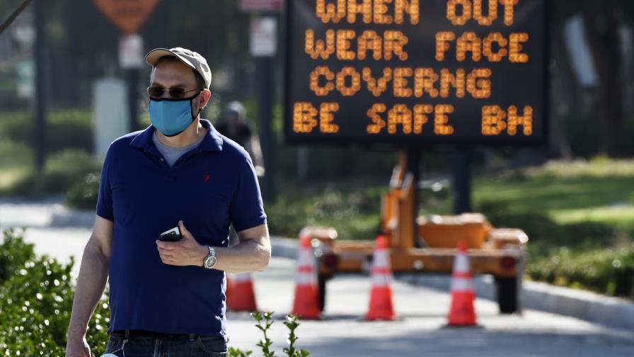 California ordena uso de mascarillas en espacios cerrados