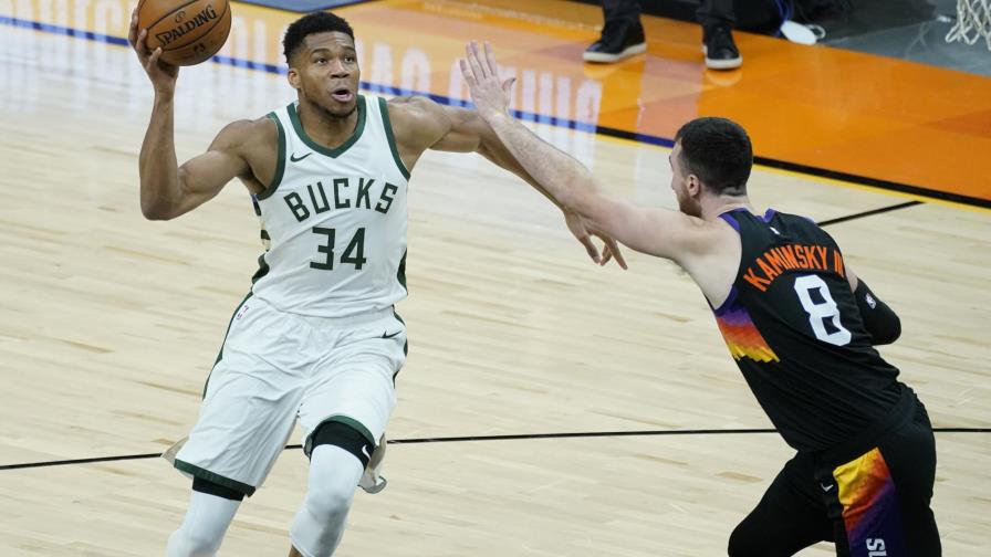 Bucks esperan que obstáculos de temporada ayuden en playoffs
