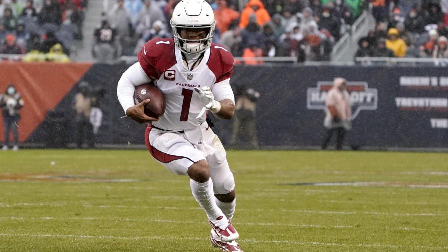 Murray regresa al frente de Cardinals en victoria ante Bears